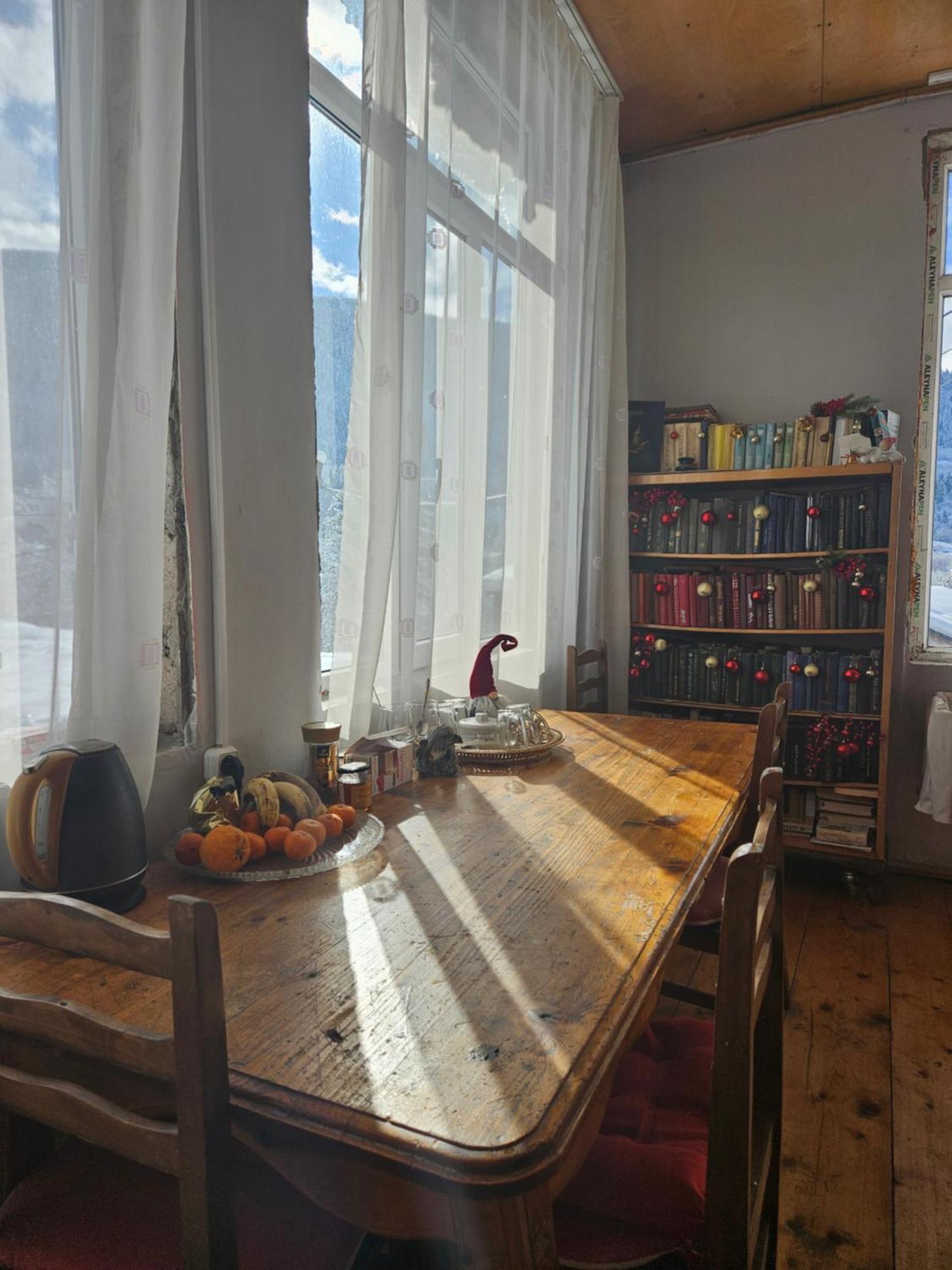 Guest House Ketevan Niguriani Местия Екстериор снимка