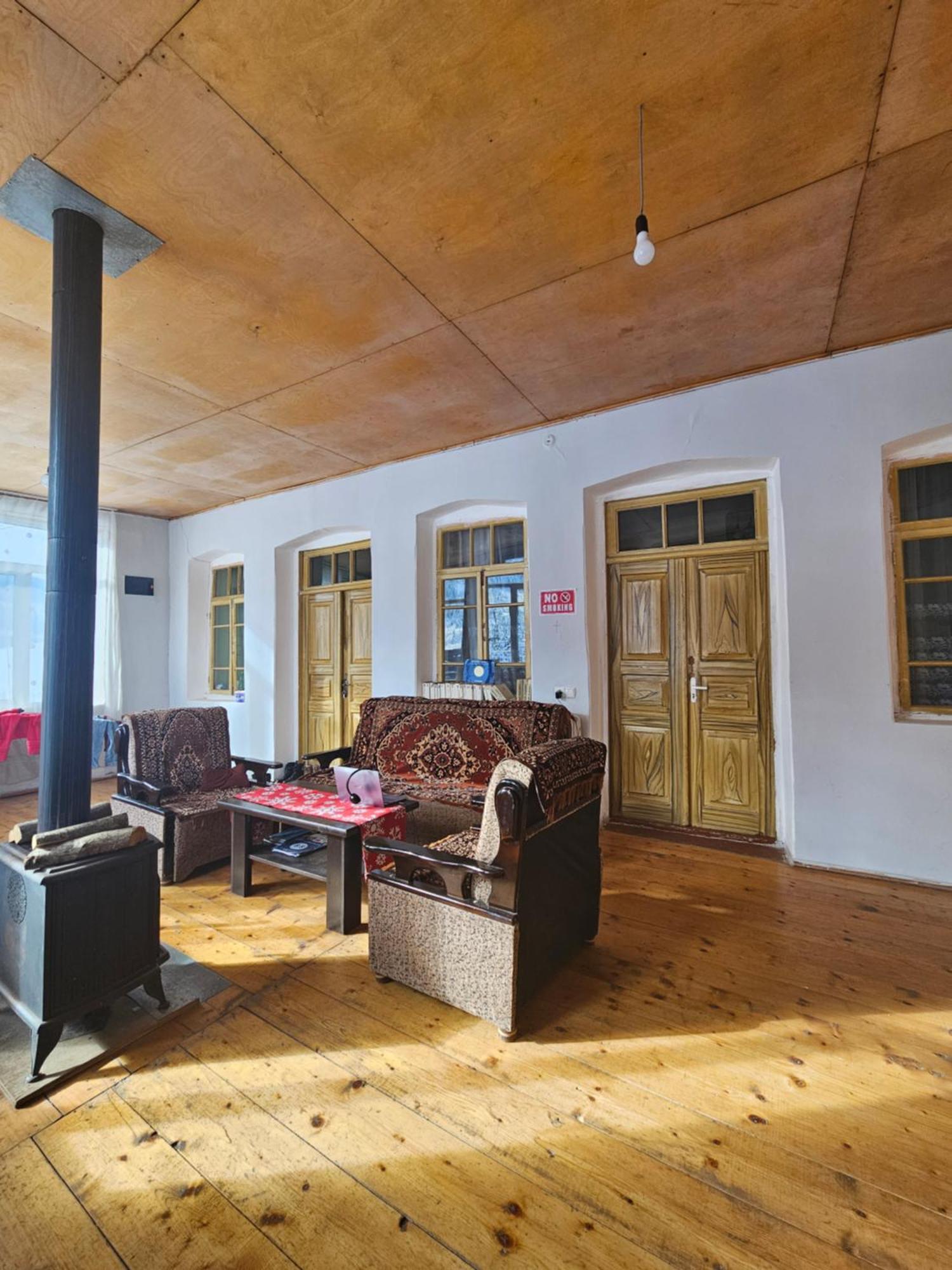 Guest House Ketevan Niguriani Местия Екстериор снимка