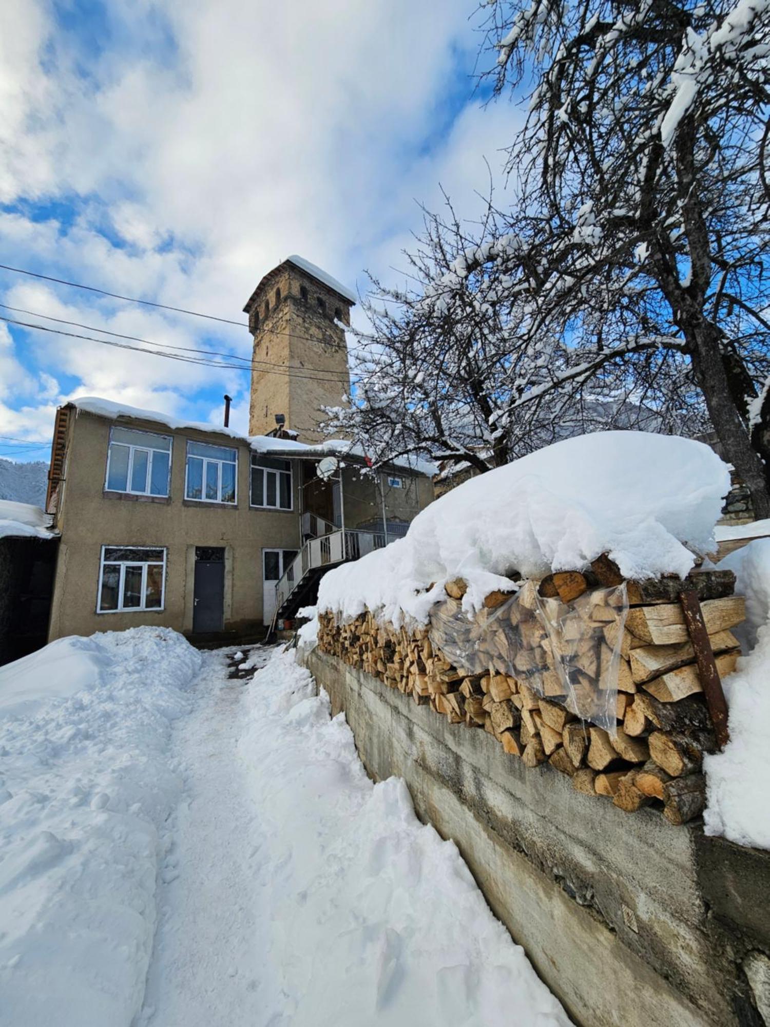 Guest House Ketevan Niguriani Местия Екстериор снимка